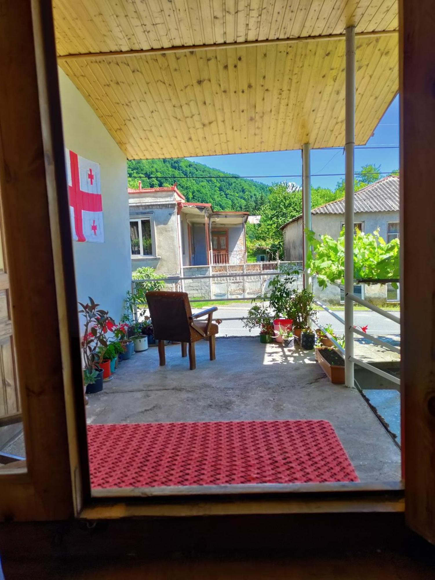 Jibghashvilebi'S House ลาโกเดคี ภายนอก รูปภาพ